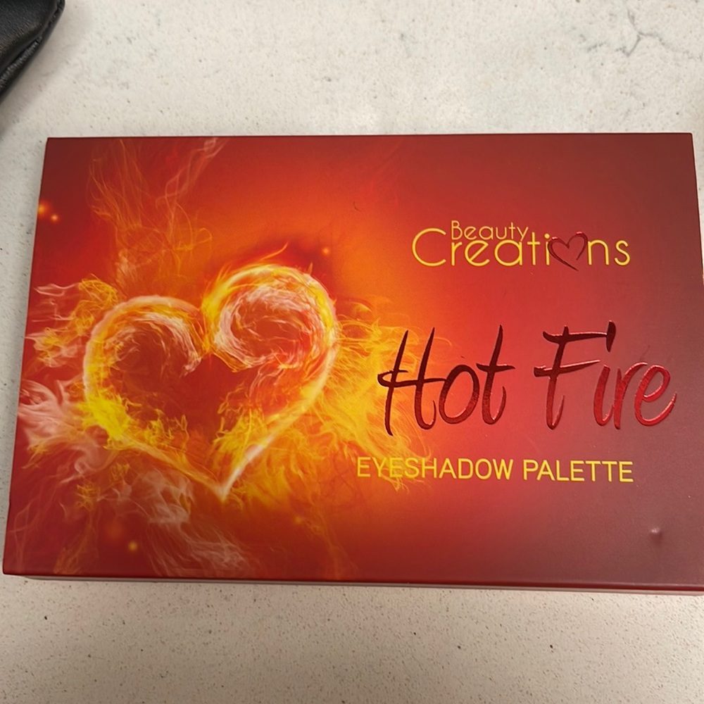 Beauty Creations Eye Shadow Palette “HOT FIRE”